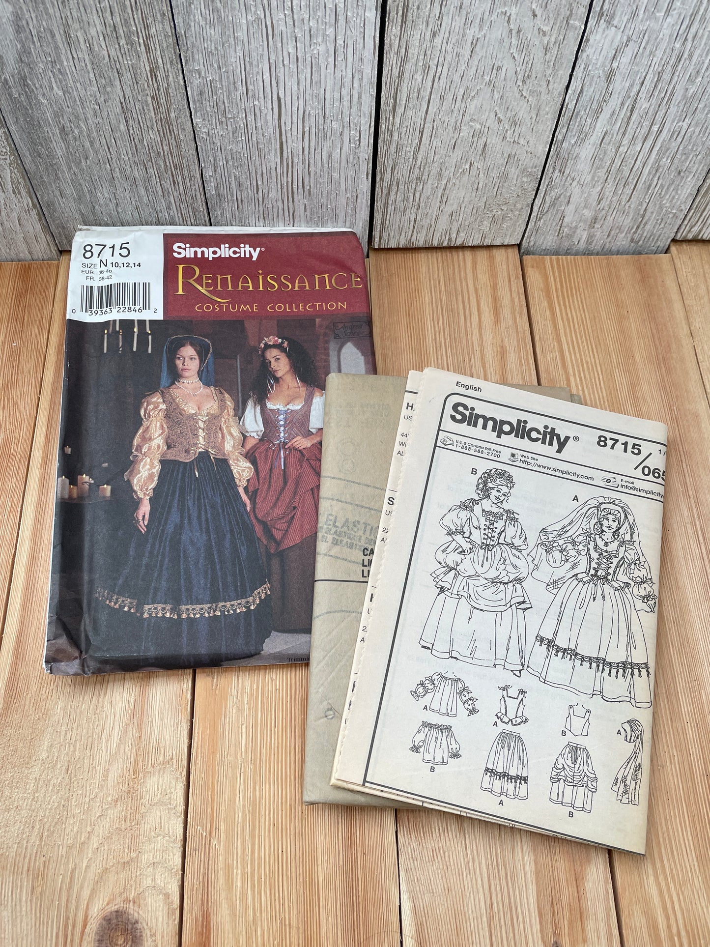 Simplicity 8715 Renaissance Gown Costume Pattern Size 10-14 UNCUT FF Halloween