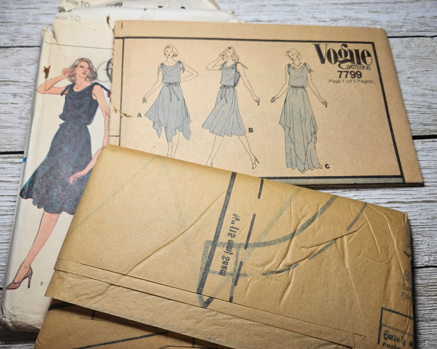 Vogue 7799 Dress and Belt Fitted Bodice elastic waist Pattern Size 10 Uncut FF