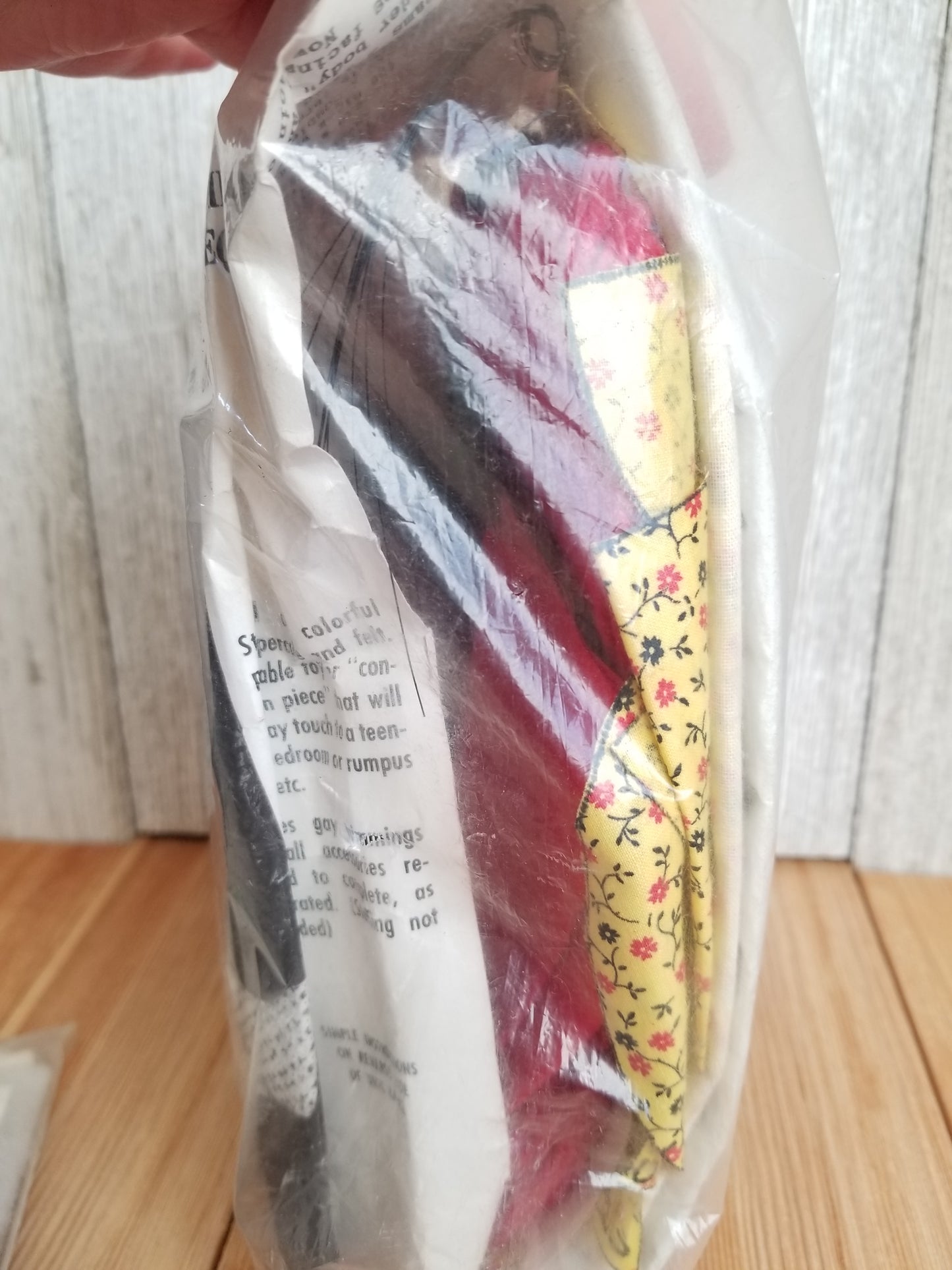 Vintage Bucilla Leo the Lion Hug Me Toy Unopened Kit 3168