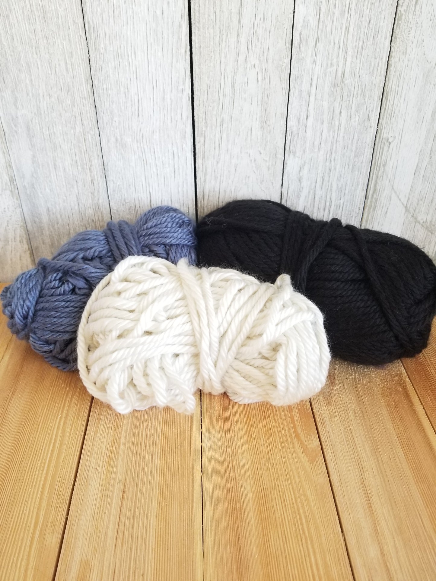Lion Brand Hometown USA 3 Skein Bundle Yarn