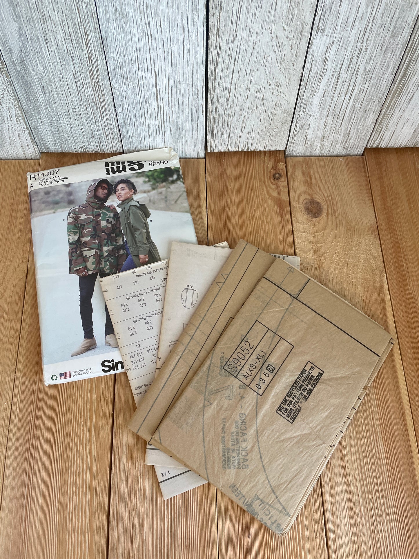 Simplicity MIMI G R11407 Unisex Jacket in 2 Lengths with Detachable Hood Size XS-XL Pattern UNCUT FF