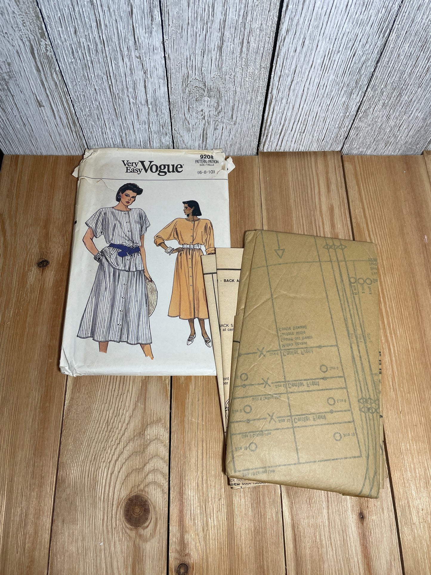 Vogue 9208 Lose Fit Button Up Dress Top and Skirt Size 6-10 Pattern UNCUT FF
