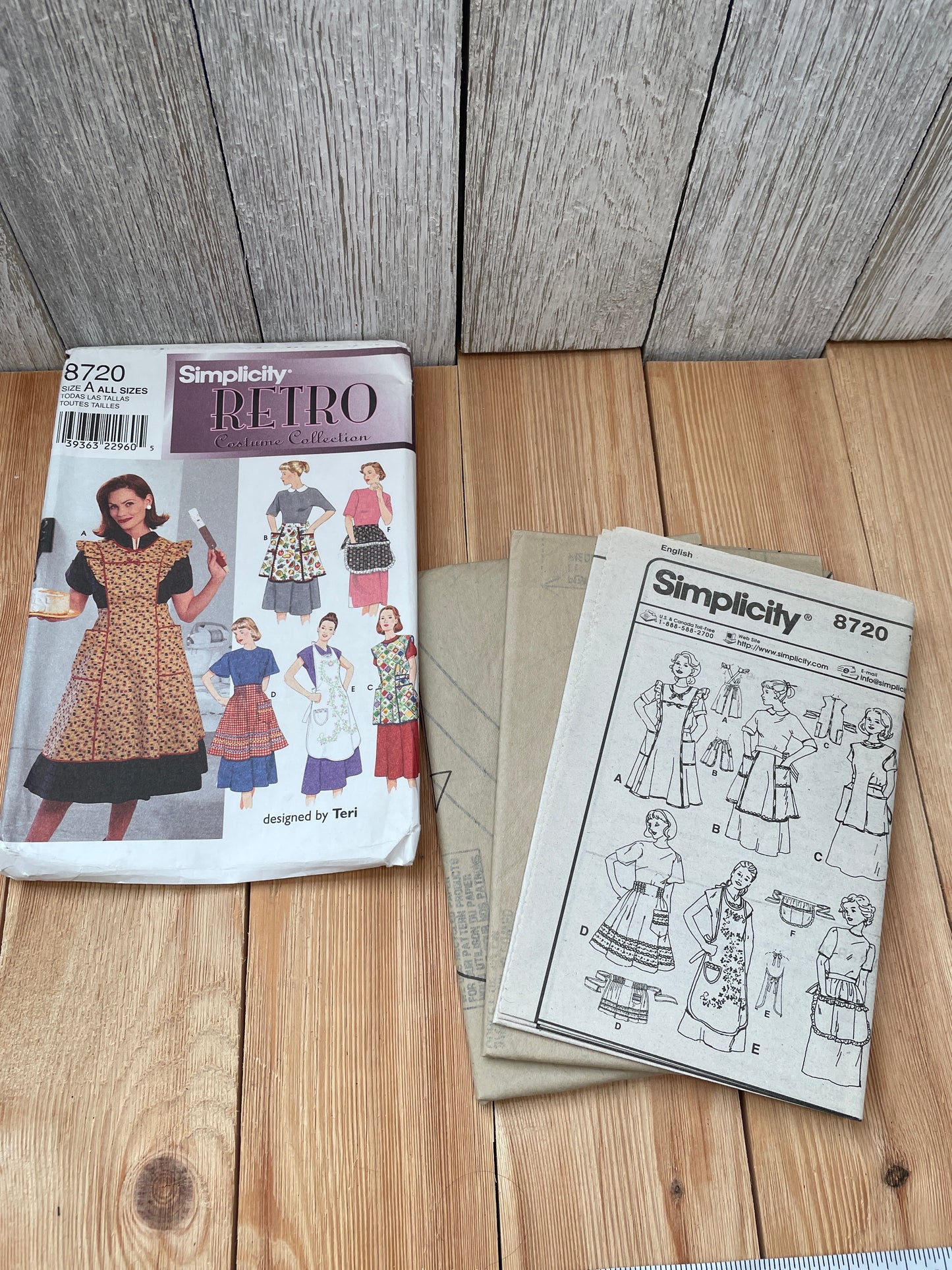 Simplicity 8720 Retro Aprons Costume Pattern Size 10- 20 UNCUT FF Halloween