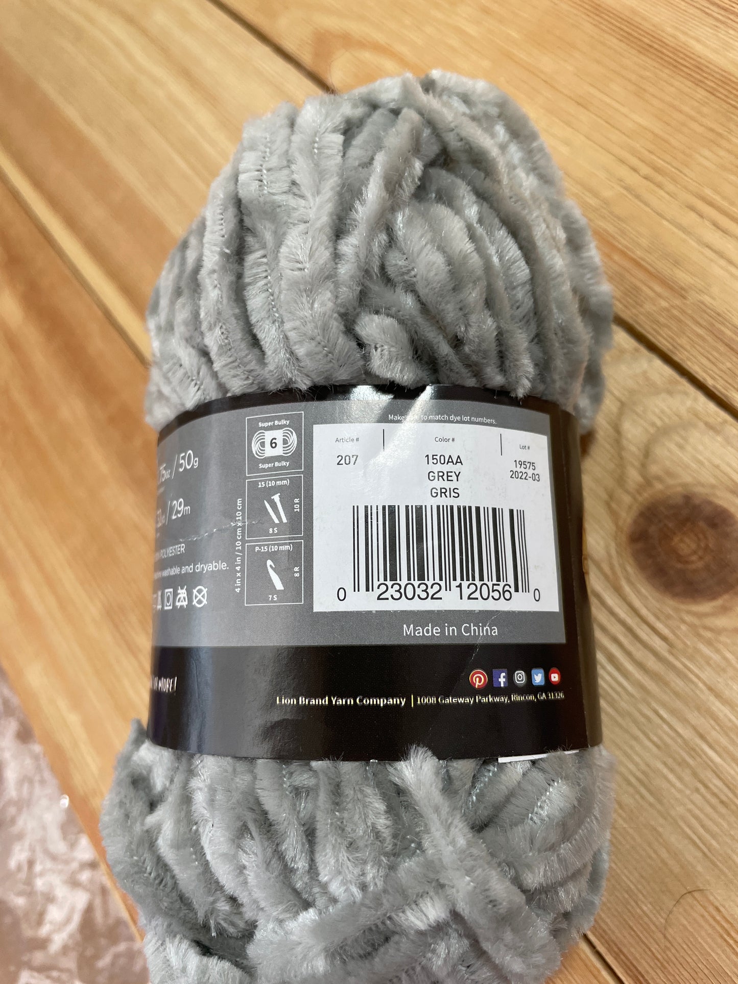 Lion Brand DIY GLOW Chenille Yarn Purple and Grey (U PIC COLOR)