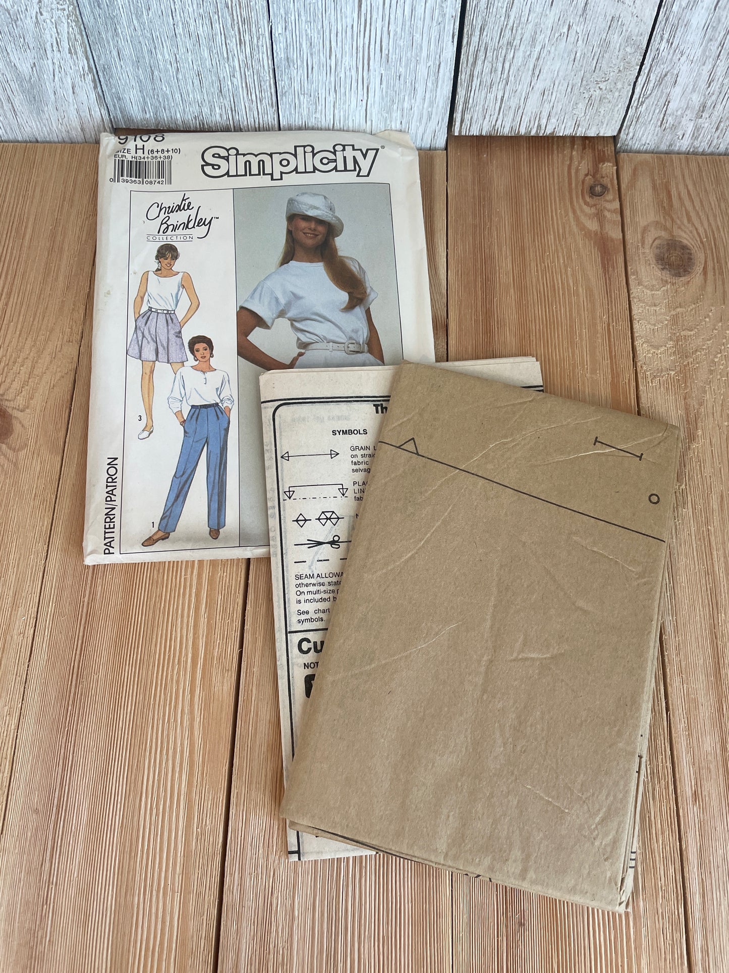 Simplicity 9108 Misses Pants and Shorts Size H 6,8,10 Christie Brinkley Pattern UNCUT FF