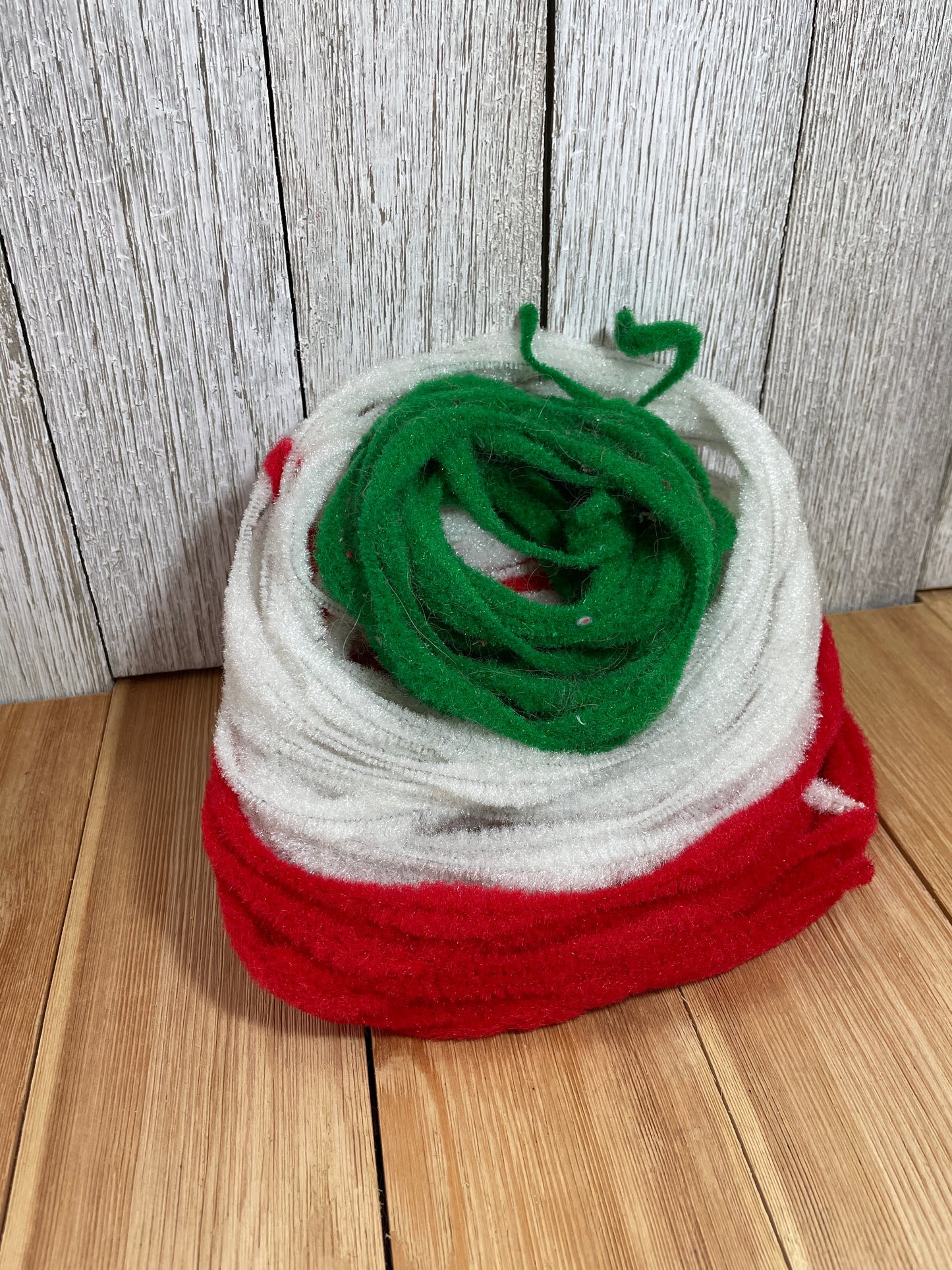 Vintage Bump Chenille 3" Bumps White Green Red with Project Ideas Christmas #4546