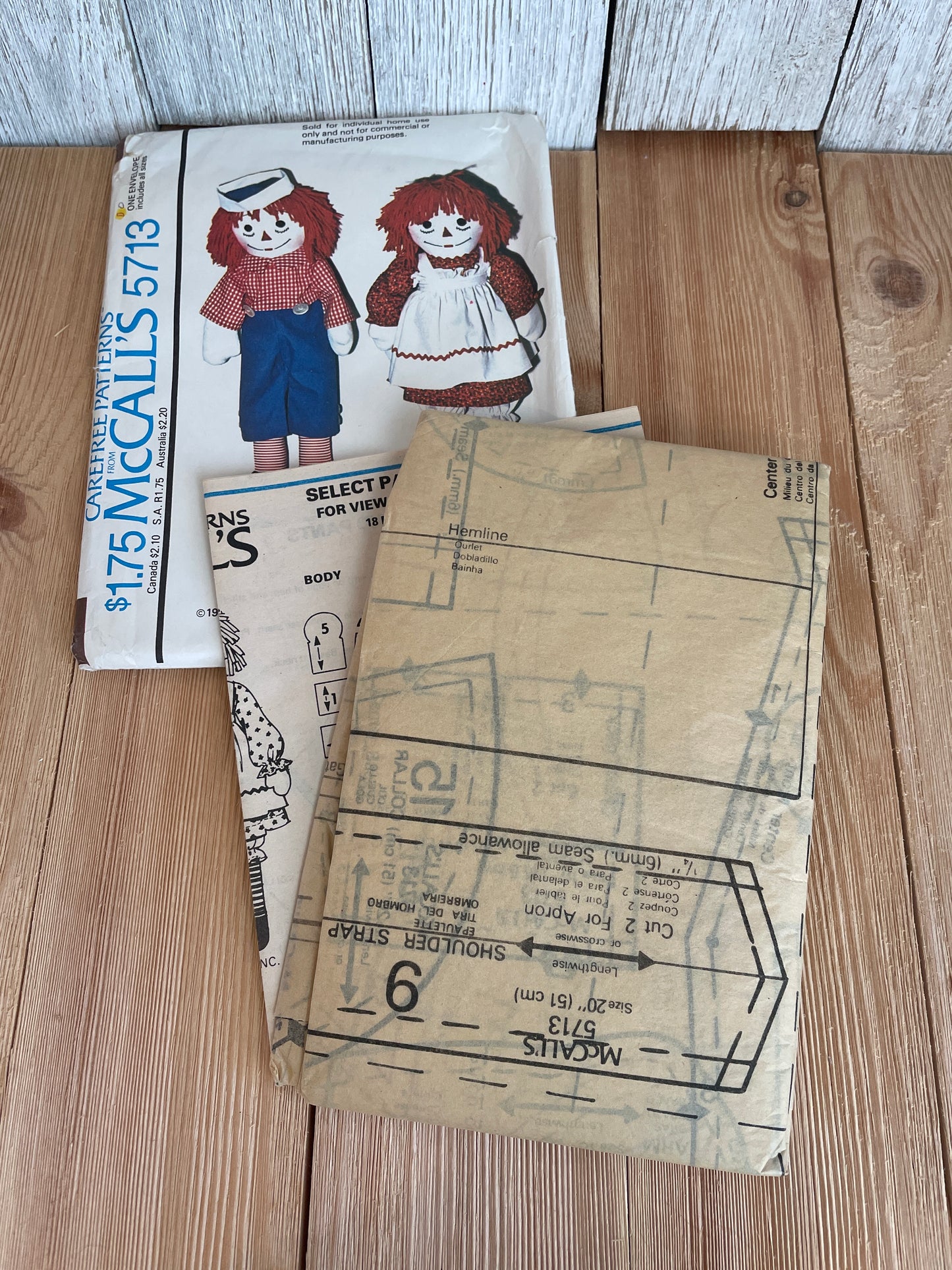 McCalls 5713 Raggedy Ann and Andy Stuffed Dolls Classic with Yarn Hair and Clothes UNCUT FF