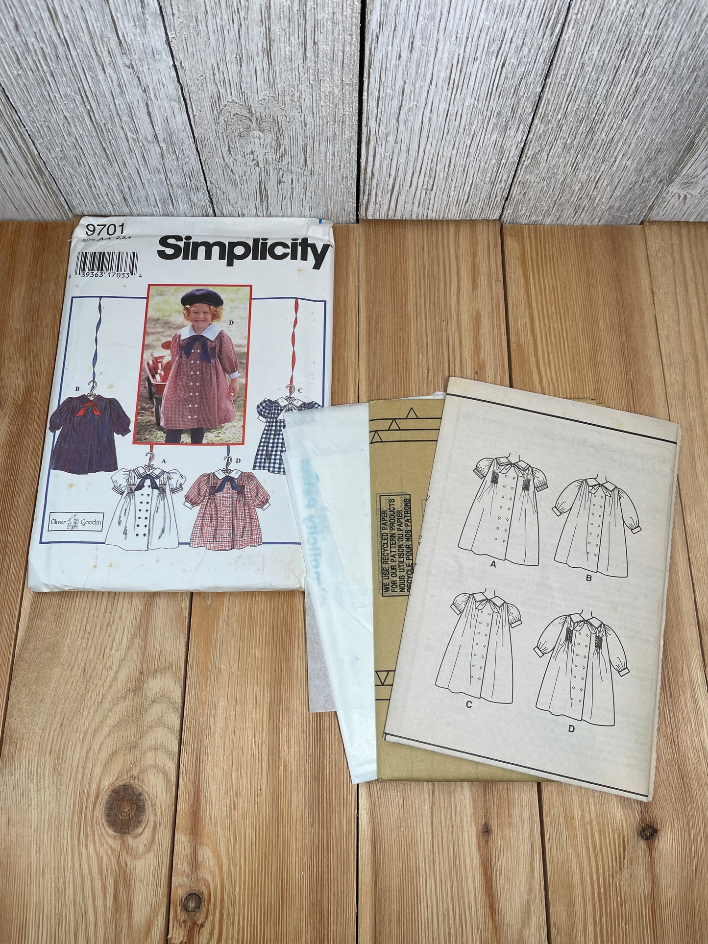 Simplicity 9701 Girls Collared Dress w/ Bow Tie Pattern Size 2-4 UNCUT FF WITH TRANSFER