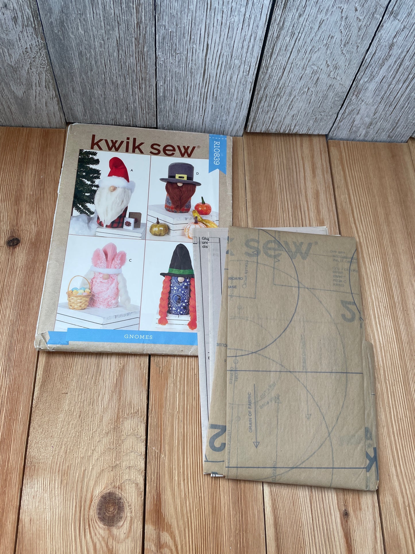 KwikSew R10839 Craft GNOMES Christmas, Fall, Spring, Witch Uncut FF Sewing Pattern