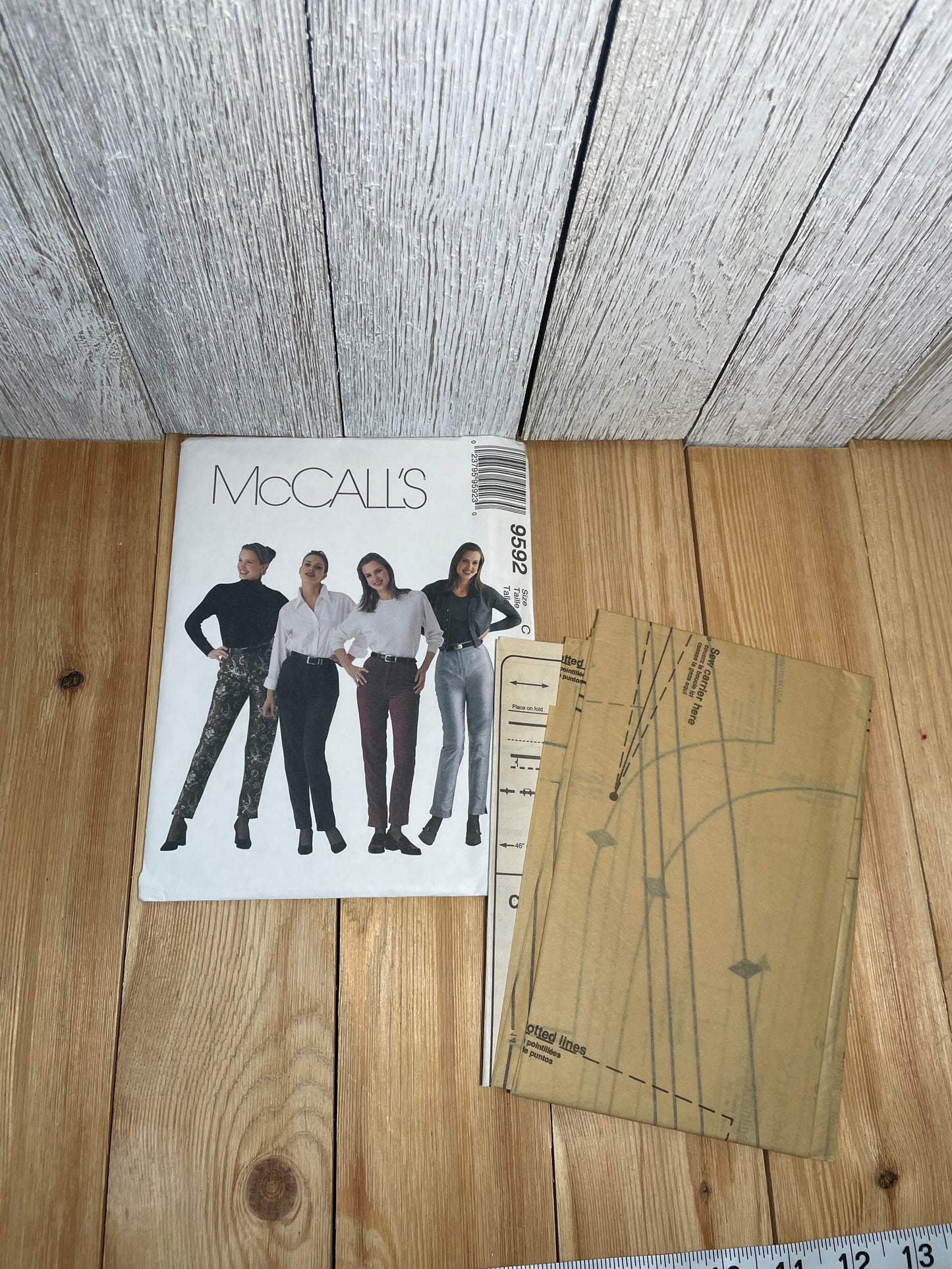 McCall's 9592 Misses Pants Fly, Belt Loops, Back Darts, and Pockets Size 10-14 Uncut FF Sewing Pattern