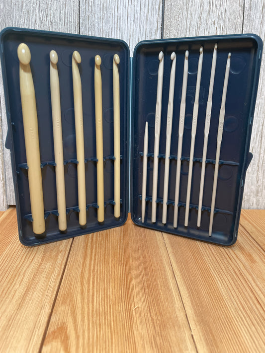12 PC Assorted Crochet Hook Starter Pack Sizes US 2-10 With Blue Case Perfect for Beginners