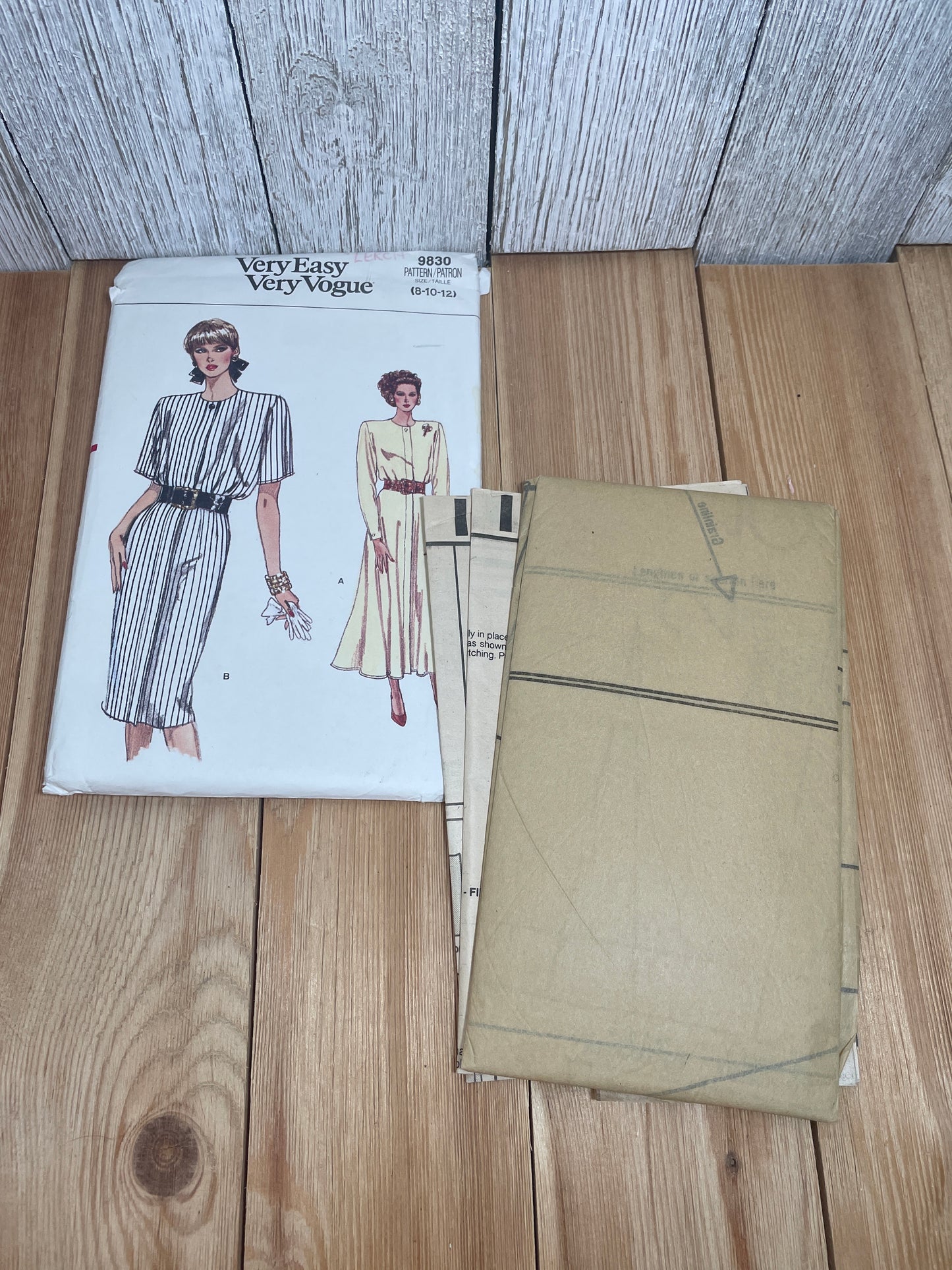 Very Easy Very Vogue 9830 Mid-Knee Extended Shoulders Dress 80's Silhouette Pattern Size 8-12 UNCUT FF