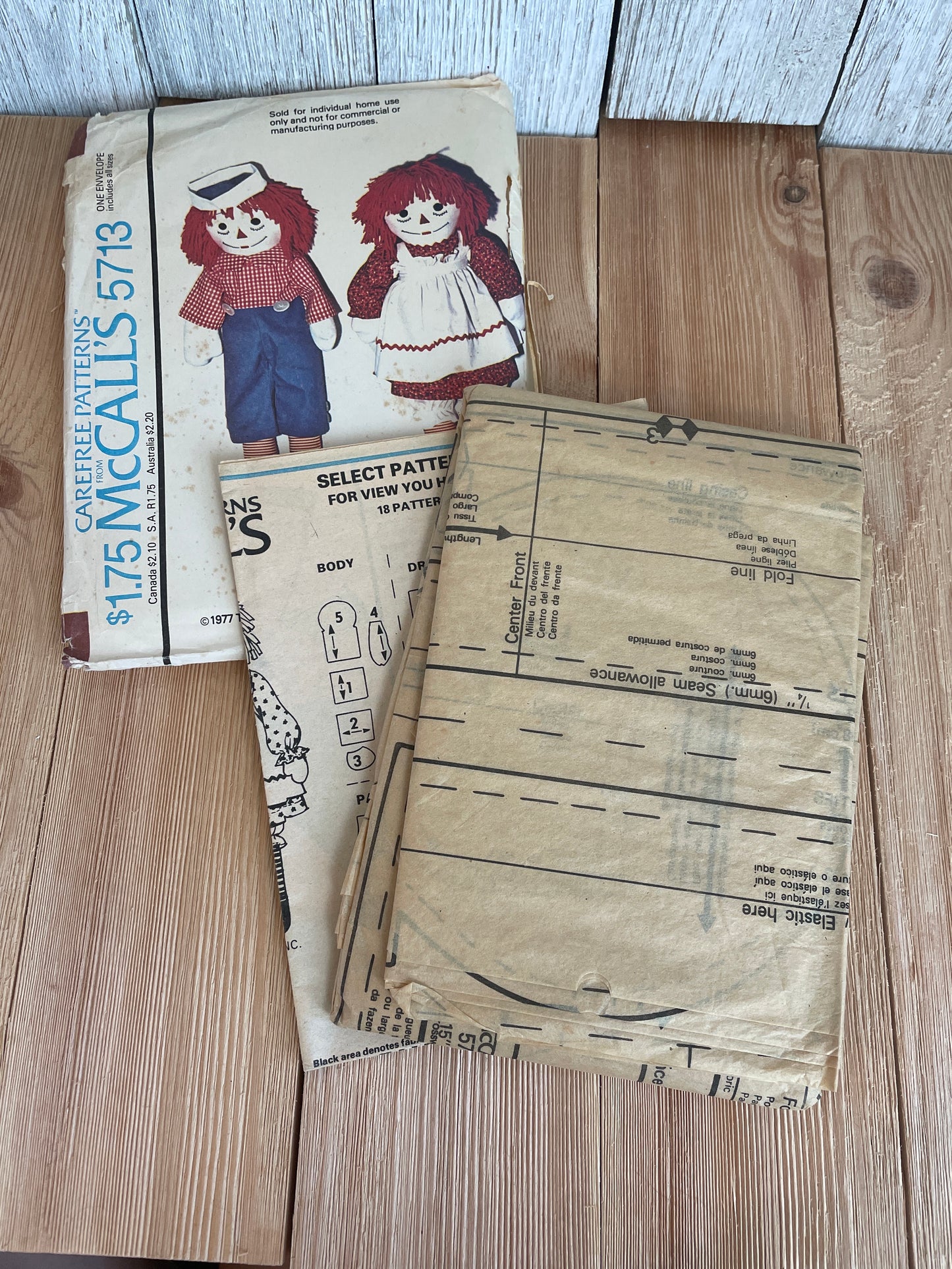McCalls 5713 Raggedy Ann and Andy Stuffed Dolls Classic with Yarn Hair and Clothes UNCUT FF