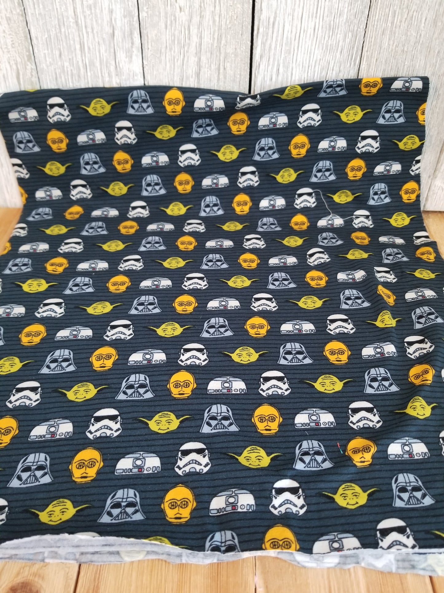 FABRIC Kids Bundle Disney Starwars, Minnie Mouse, Unicorns and Paw Patrol (lot of 4) 100% Cotton