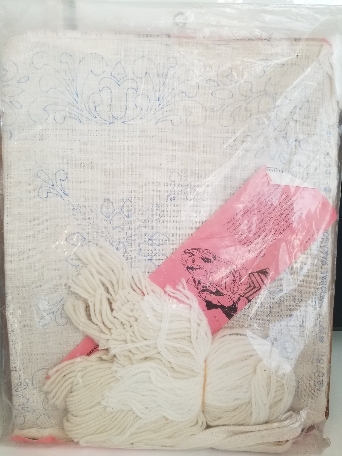 NOS Paragon Needlecraft Elegante Pillow 0781 Unopened Embroidery kit stitchery