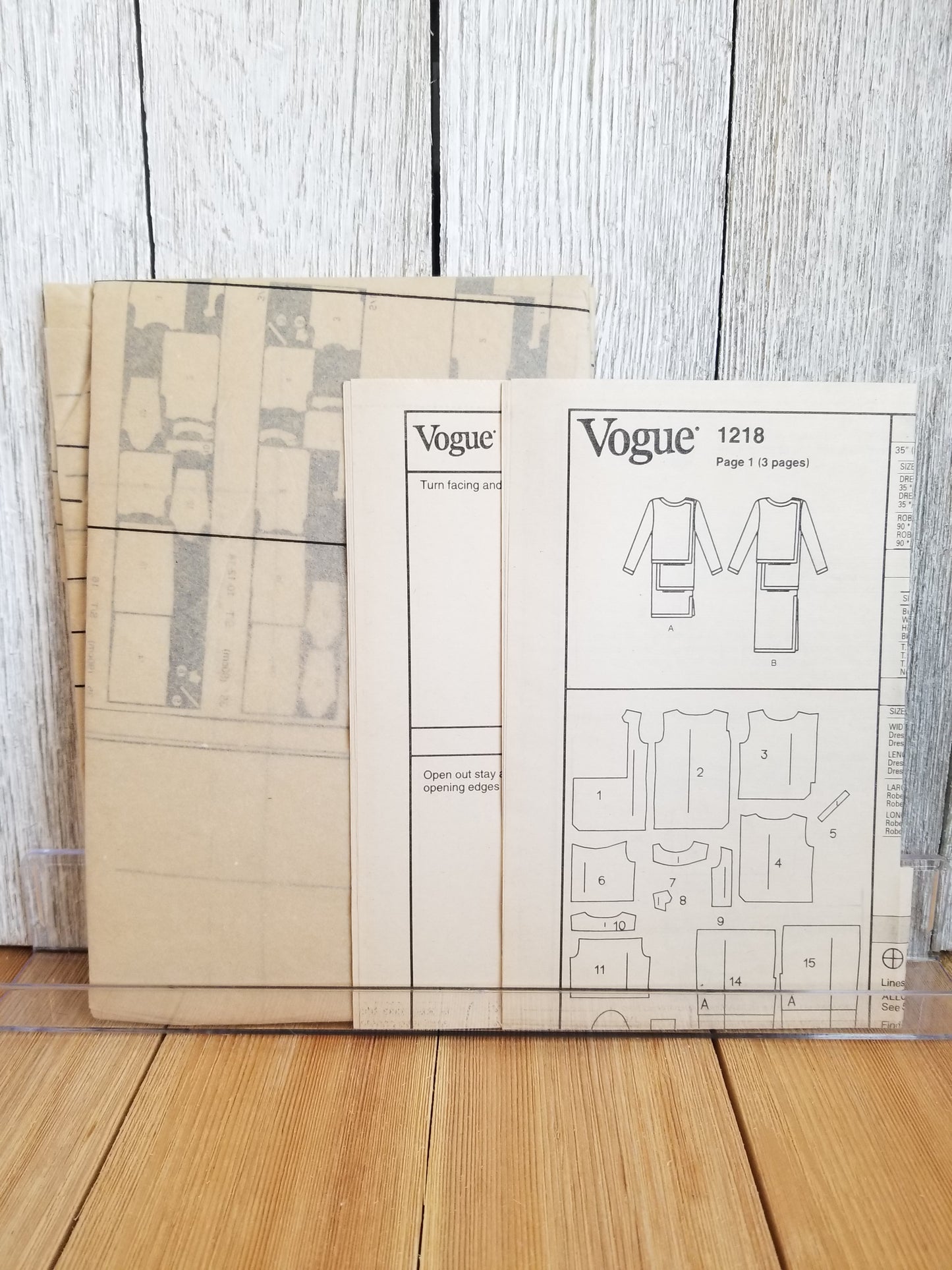 Vogue 1218 Misses' Size 14 Easy Sewing Pattern Loose Fitting Dress in two lengths Tom & Linda Platt Uncut FF