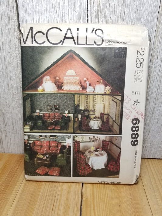 McCalls 6889 Doll house and Furnishings Home Decor Pattern Vintage 1979 Uncut FF