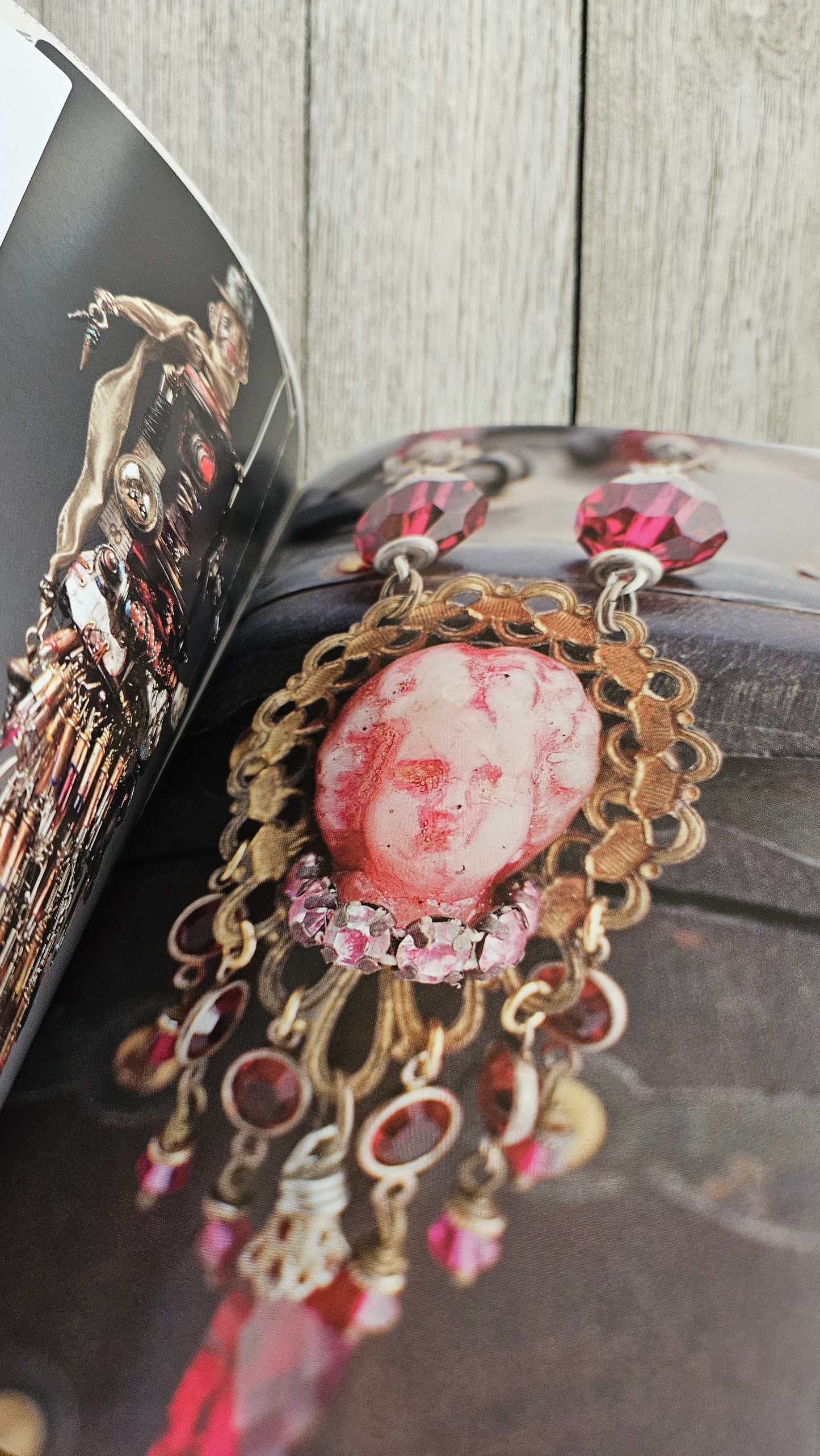 Explore, Create, Resinate: Mixed Media Techniques Using ICE Resin Book Jen Cushman