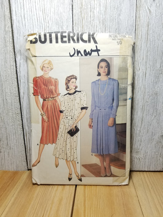 Butterick 6682 1980s Misses' Dress. Loose-fitting, A-line dress, below mid-knee or below mid-calf Uncut FF