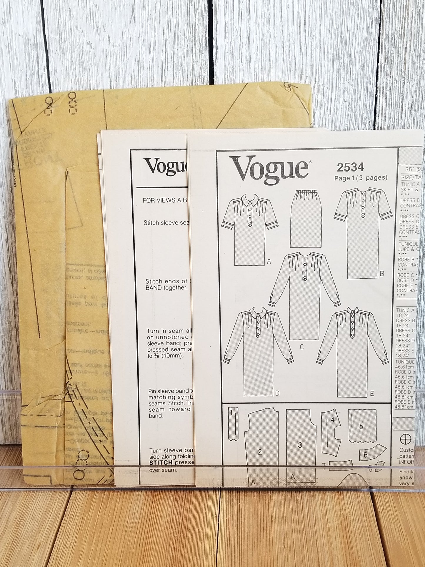 Vogue 2534 Misses Petite Dress Tunic Skirt Sewing Pattern Size 8, 10, 12 Uncut FF