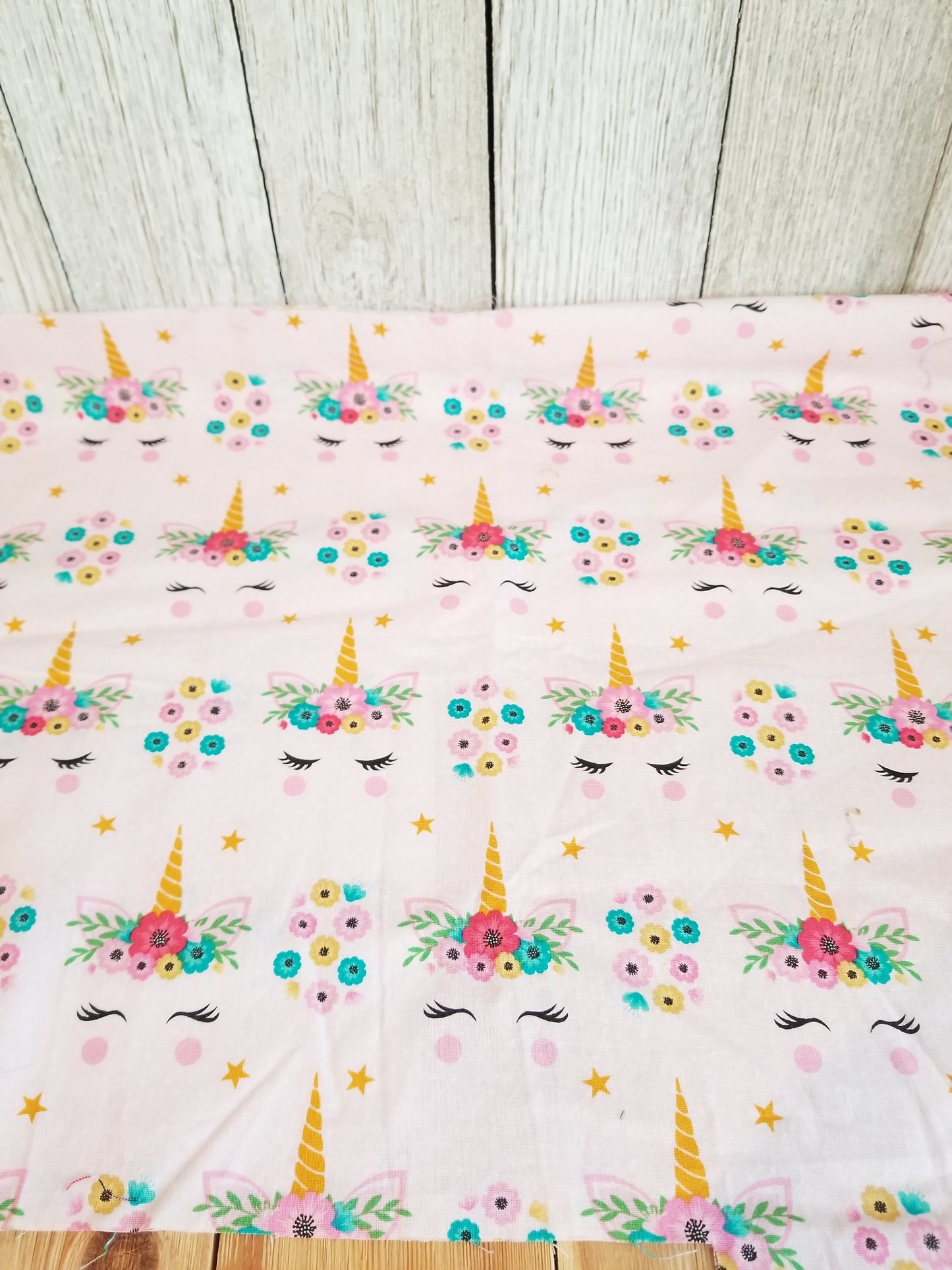 FABRIC Kids Bundle Disney Starwars, Minnie Mouse, Unicorns and Paw Patrol (lot of 4) 100% Cotton