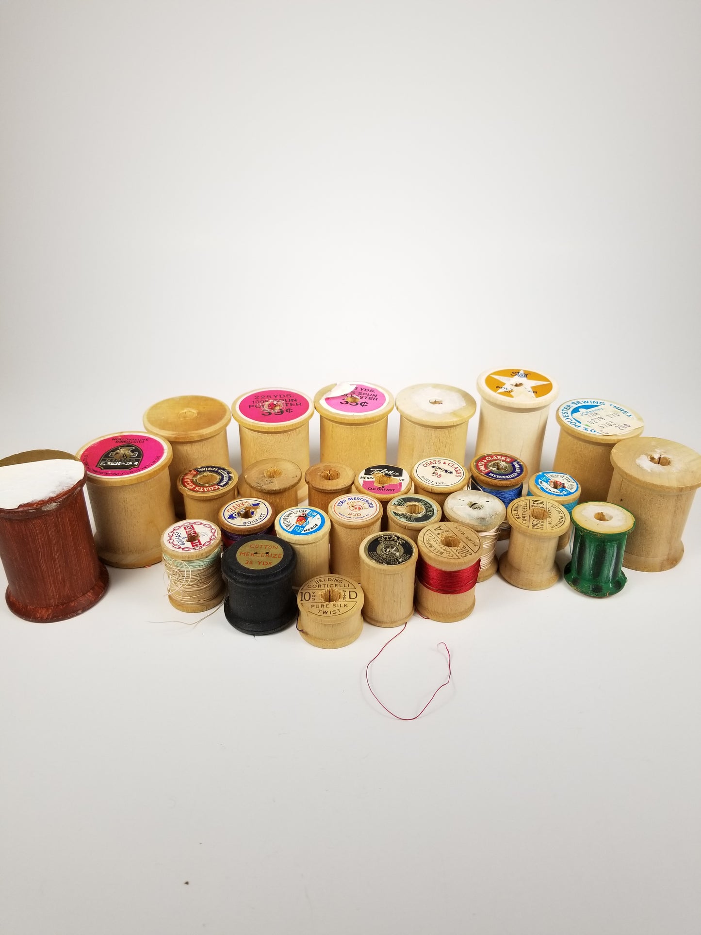 Vintage Lot of 28 Wood Thread Spools Nearly Empty Crafts Projects Mixed Sizes Wooden