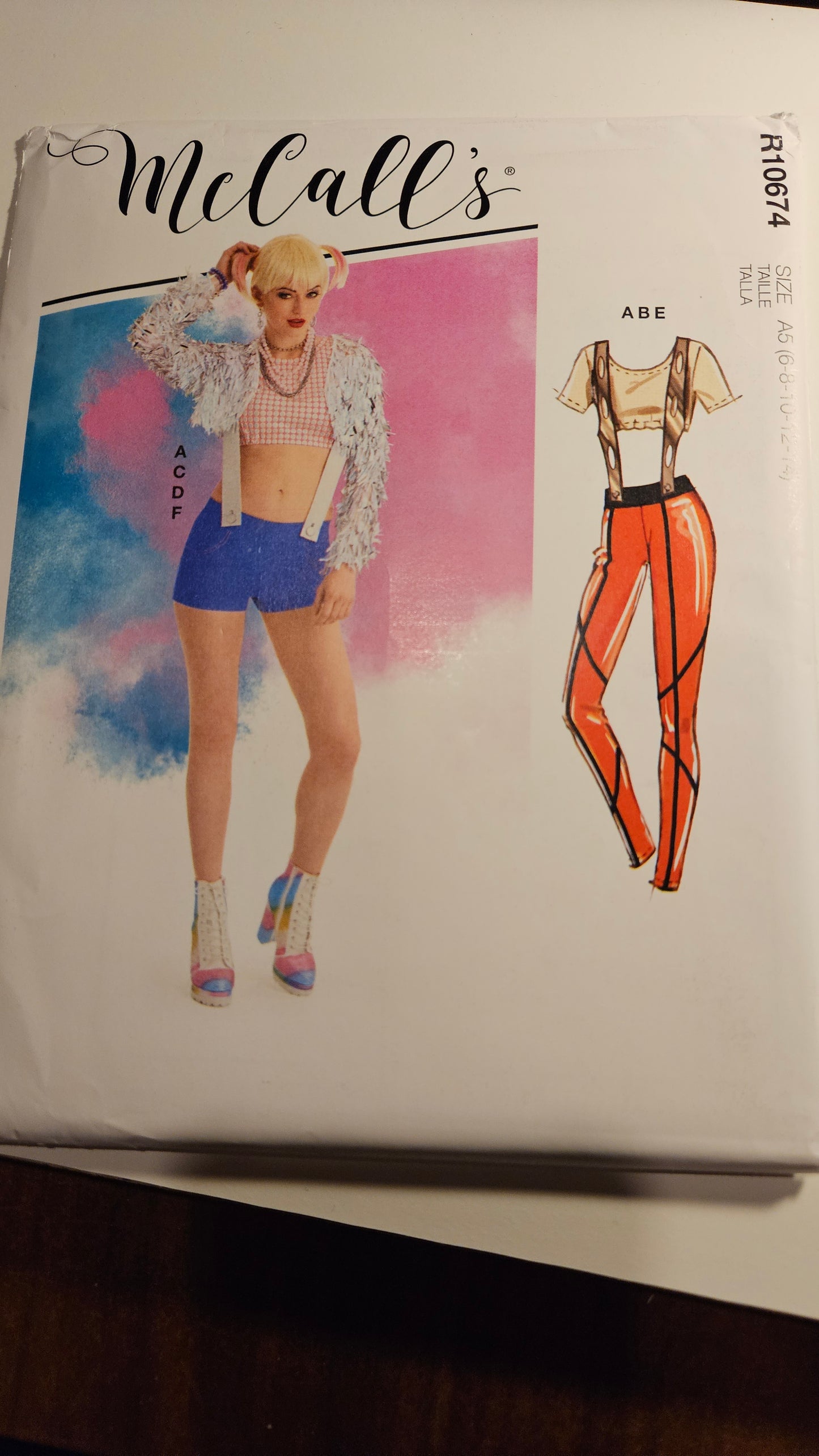 McCall's costume #R10674 Harley Quinn cosplay size E5 14-22