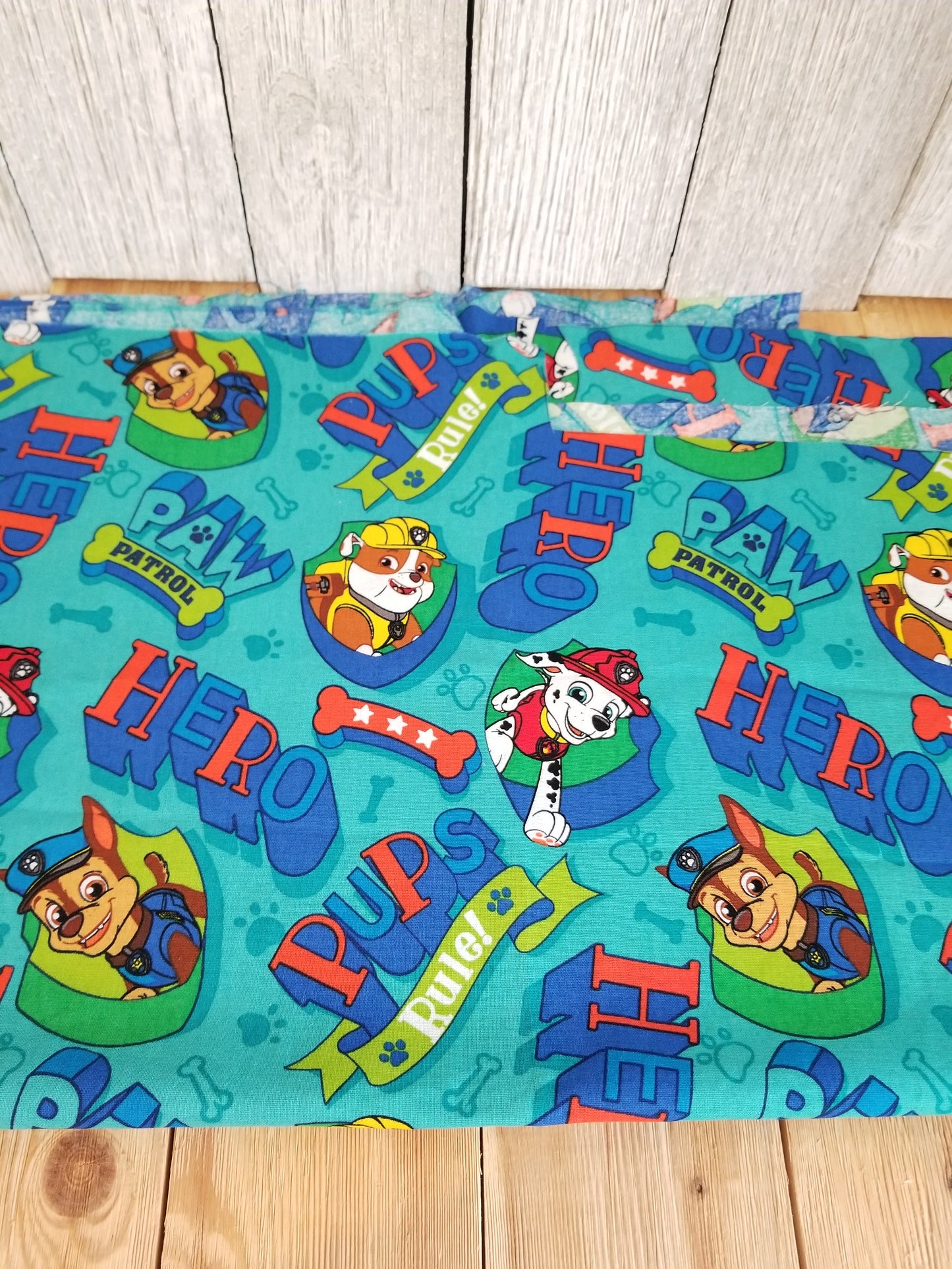 FABRIC Kids Bundle Disney Starwars, Minnie Mouse, Unicorns and Paw Patrol (lot of 4) 100% Cotton