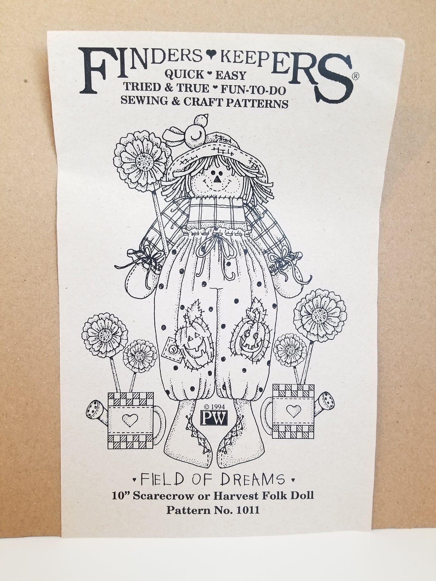 Finders Keppers Feild Of Dreams 10" Scarecrow Sewing Pattern #1011
