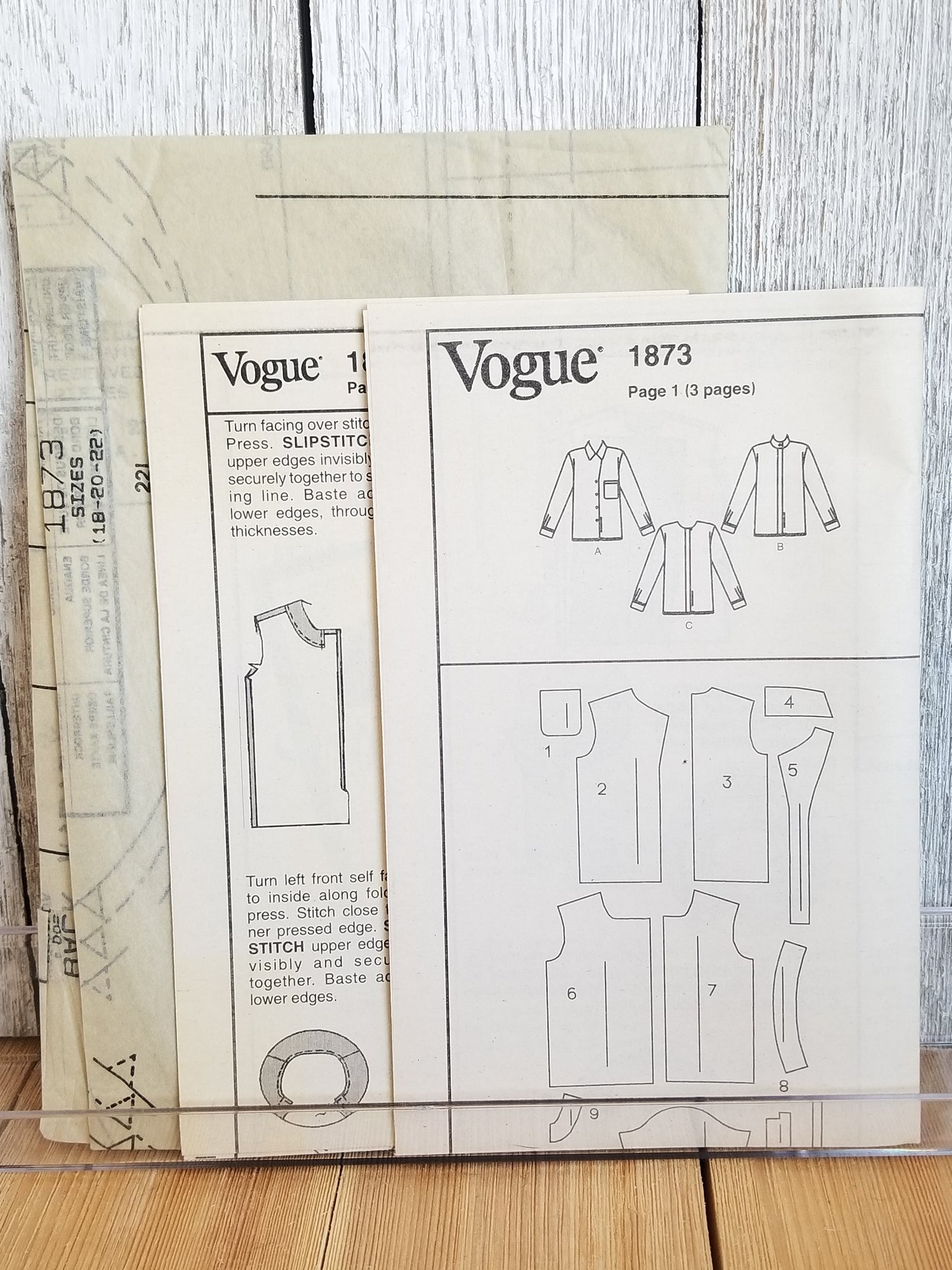 Vogue 1873 Calvin Klein Misses Petite Blouse Losse Fitting Blouse Sewing Pattern size 18, 20, 22 Uncut FF