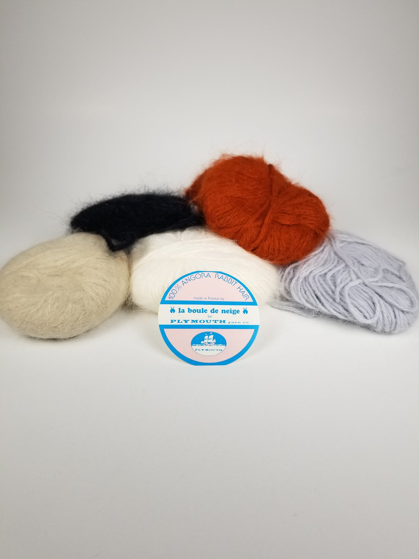 La Boule De Neige Plymouth Yarn 100% Angora Rabbit Hair Yarn 10g