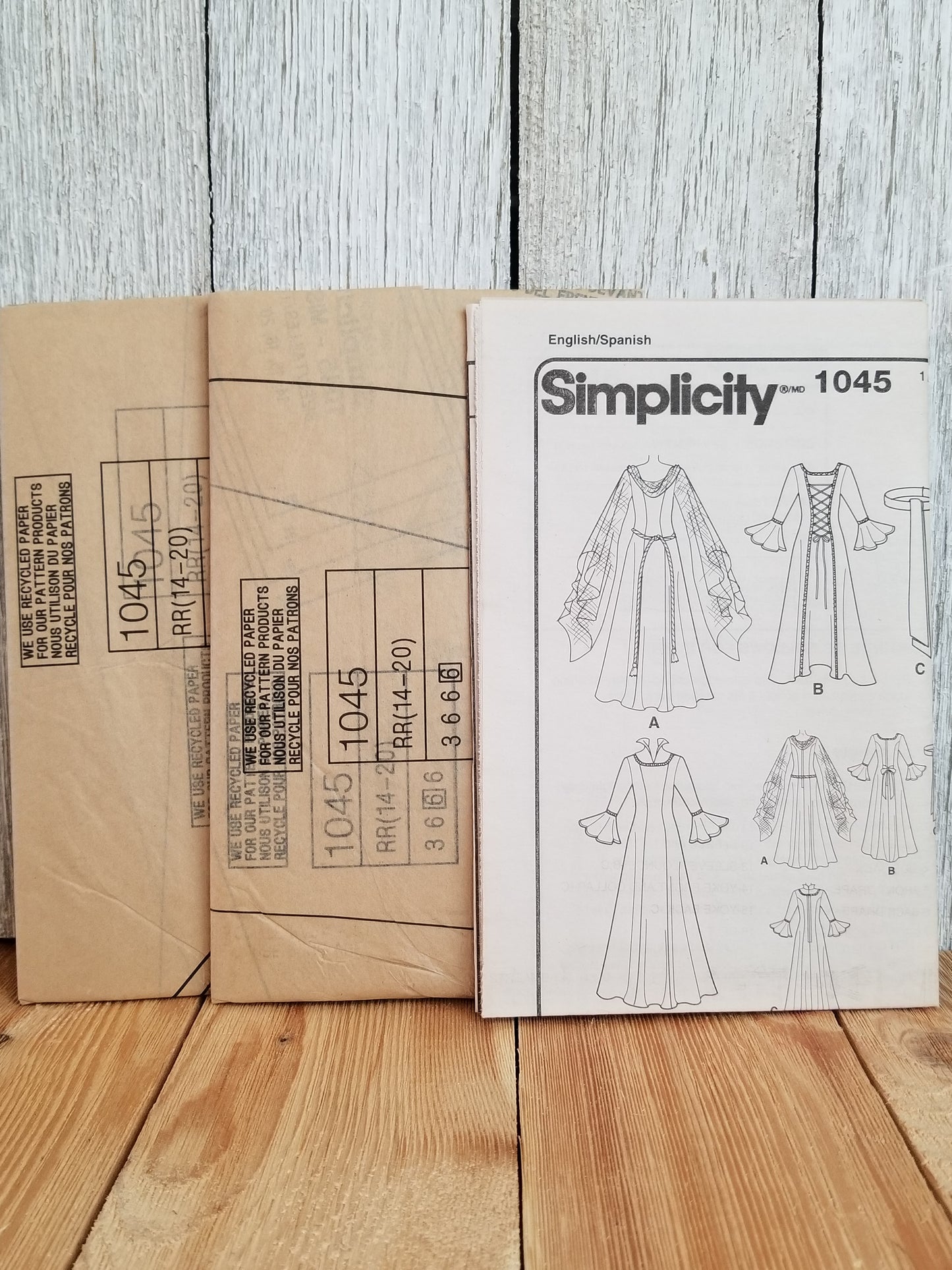 Simplicity 1045 Medieval Gowns Halloween Costumes Pattern Size RR 14-20 UNCUT FF