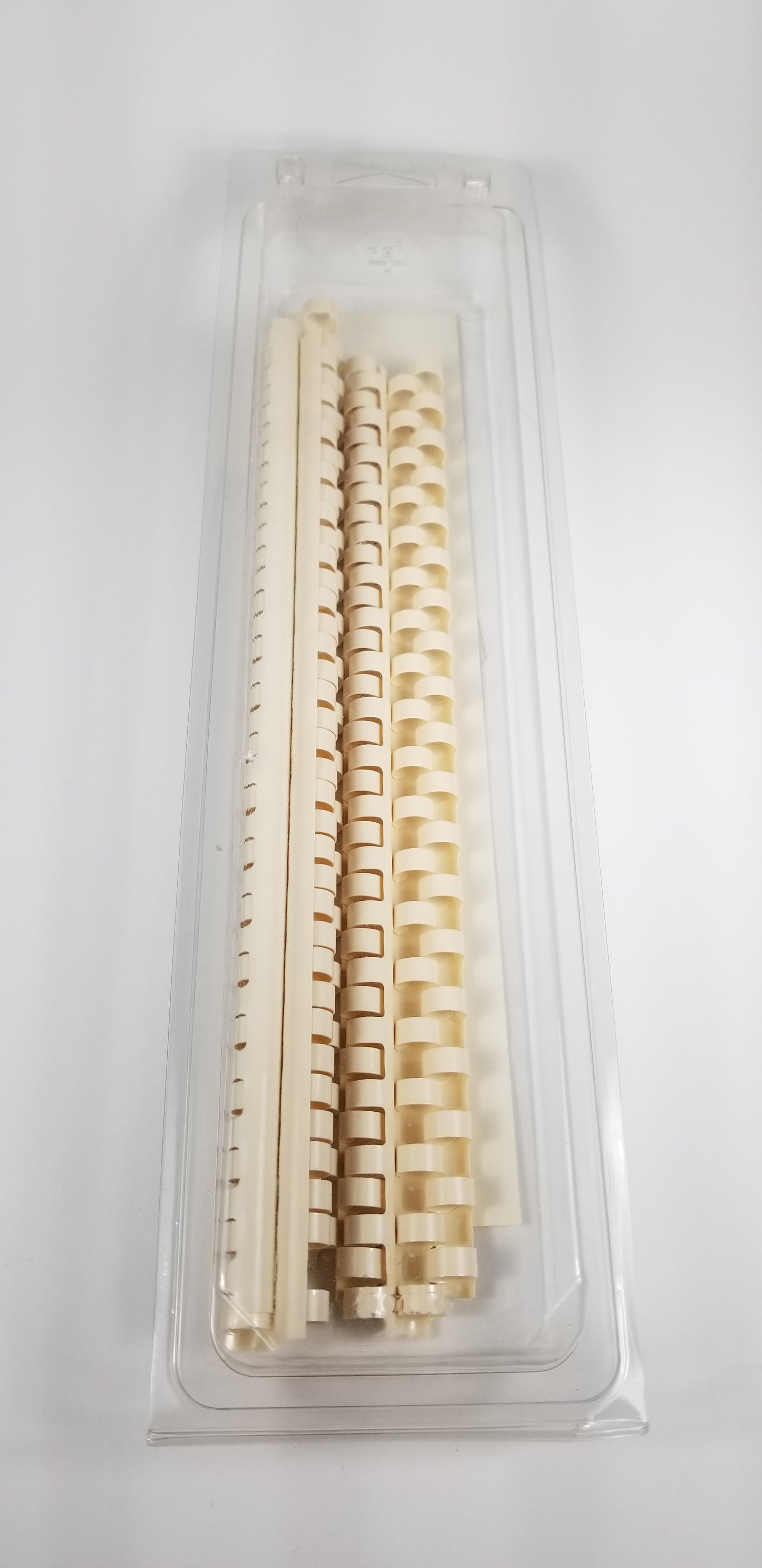 GBC Ibico plastic comb white 3/8" 11 count