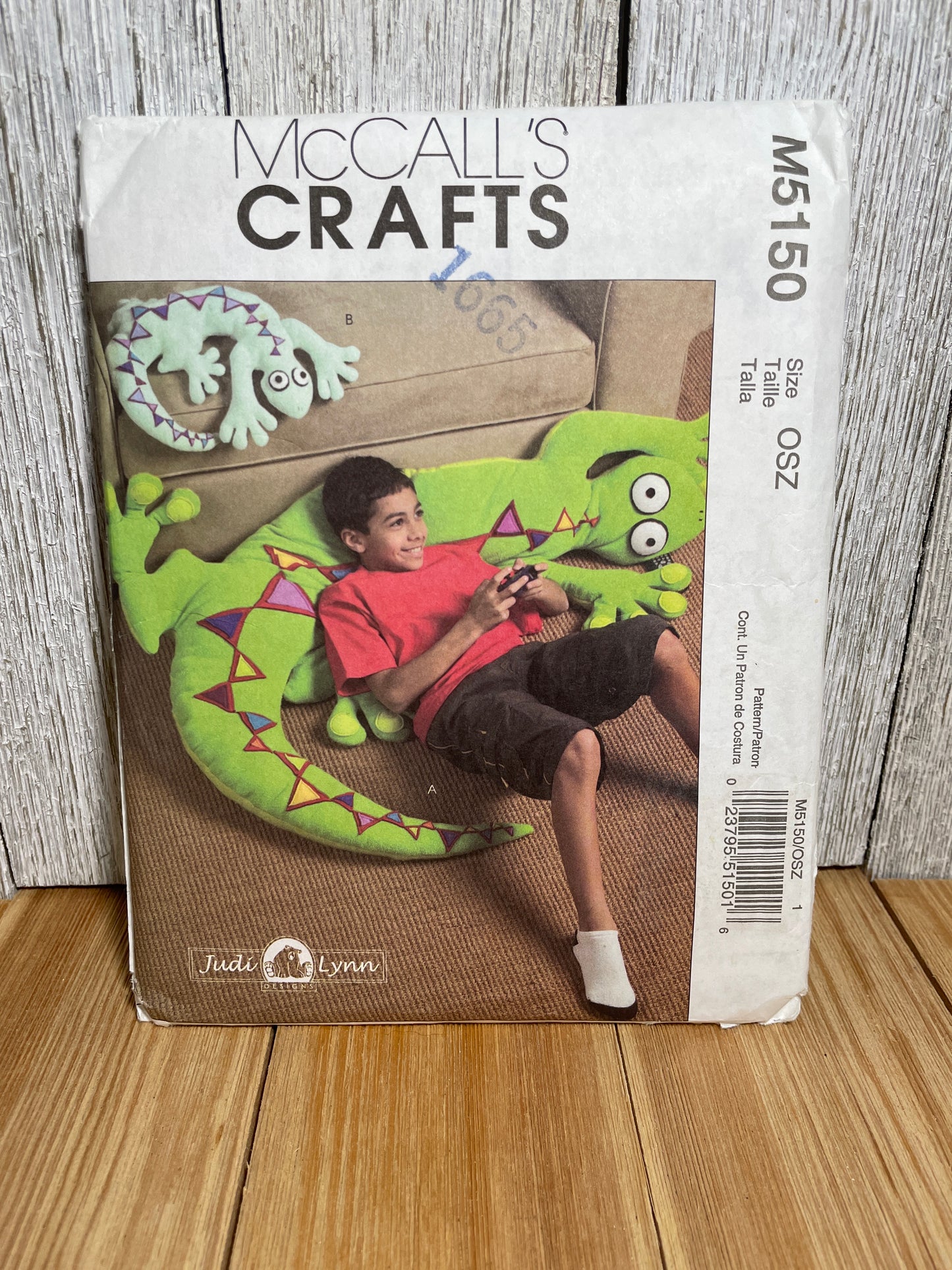 McCall's Crafts M5150 Children's Plush Lizard Body Pillow in Two Sizes Pattern UNCUT FF