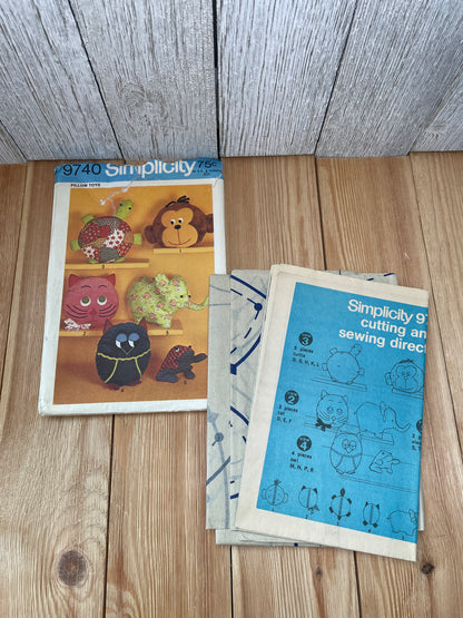 Simplicity 9740 Vintage Pillow Toys Turtle, Monkey, Elephant, Frog, Owl, Cat Pattern UNCUT FF