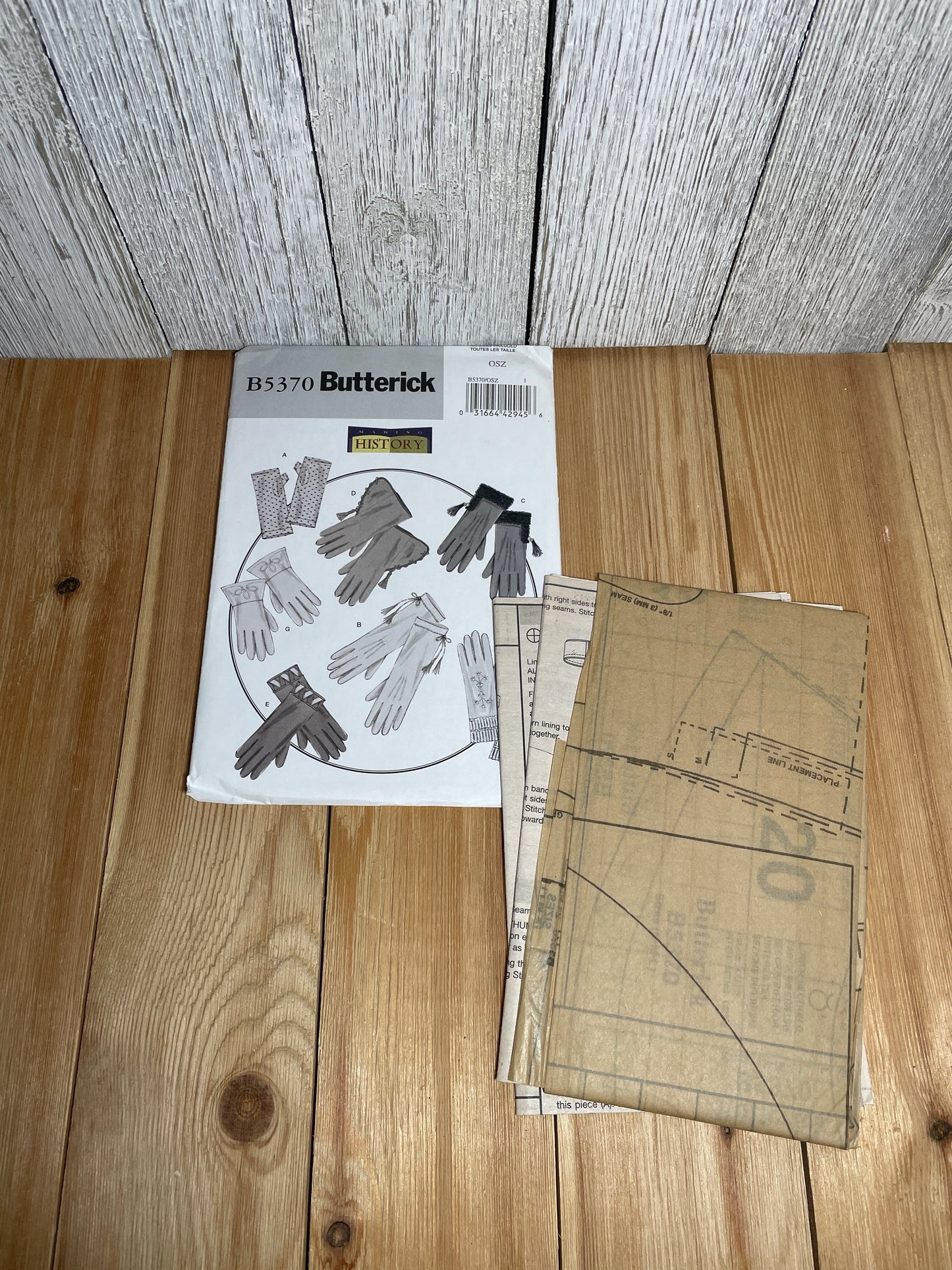 Butterick B5370 Historic Gloves Pattern Fingerless, Riding, Ballgown Gloves Size 7"-9" UNCUT FF