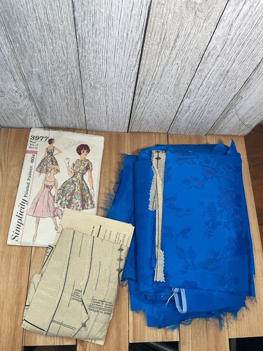 Rare Abandoned Project Vintage Dress Pattern and Fabric Kit Simplicity 4524 3977