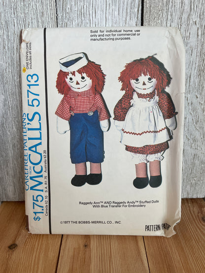 McCalls 5713 Raggedy Ann and Andy Stuffed Dolls Classic with Yarn Hair and Clothes UNCUT FF