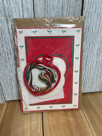 The New Berlin Co Reindeer Greeting Card Cross Stitch Kit NOS VINTAGE NEW 30504