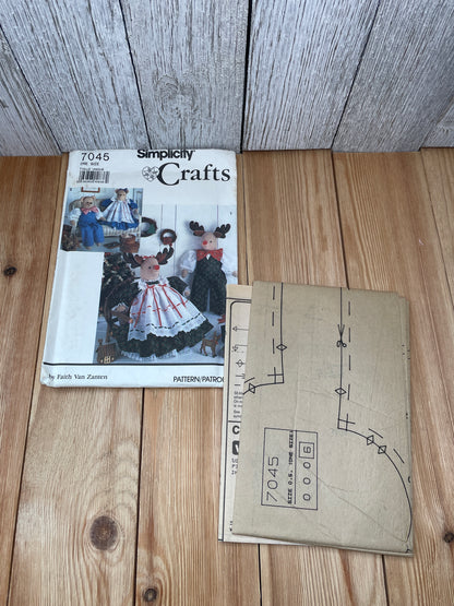 Simplicity Crafts 7045 Stuffed Reindeer Teddy Bear and Wardrobe Pattern UNCUT FF