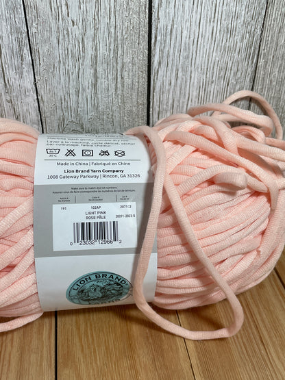 Lion Brand Cover Story Lazy Days Thick and Quick Yarn Light Pink Full Skein