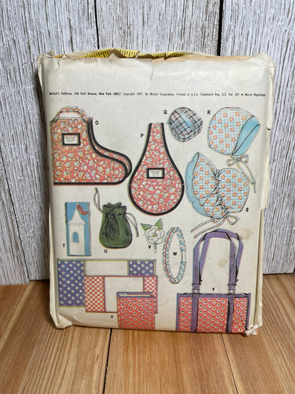 McCall's Crafts 8895 Vintage Boutique Patterns Lion Pillow, Toy Sack, Clown Bib Pattern UNCUT FF