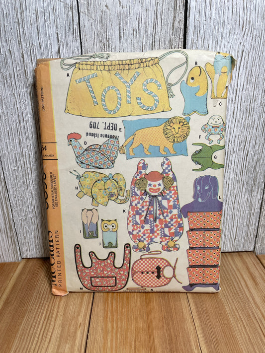 McCall's Crafts 8895 Vintage Boutique Patterns Lion Pillow, Toy Sack, Clown Bib Pattern UNCUT FF
