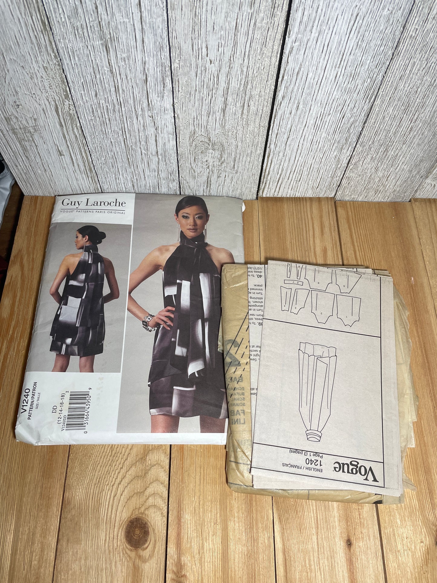 Vogue V1240 Halter Top Zip Up Flowy Dress Tiered Mid-Thigh Dress Size 12-18 Pattern UNCUT