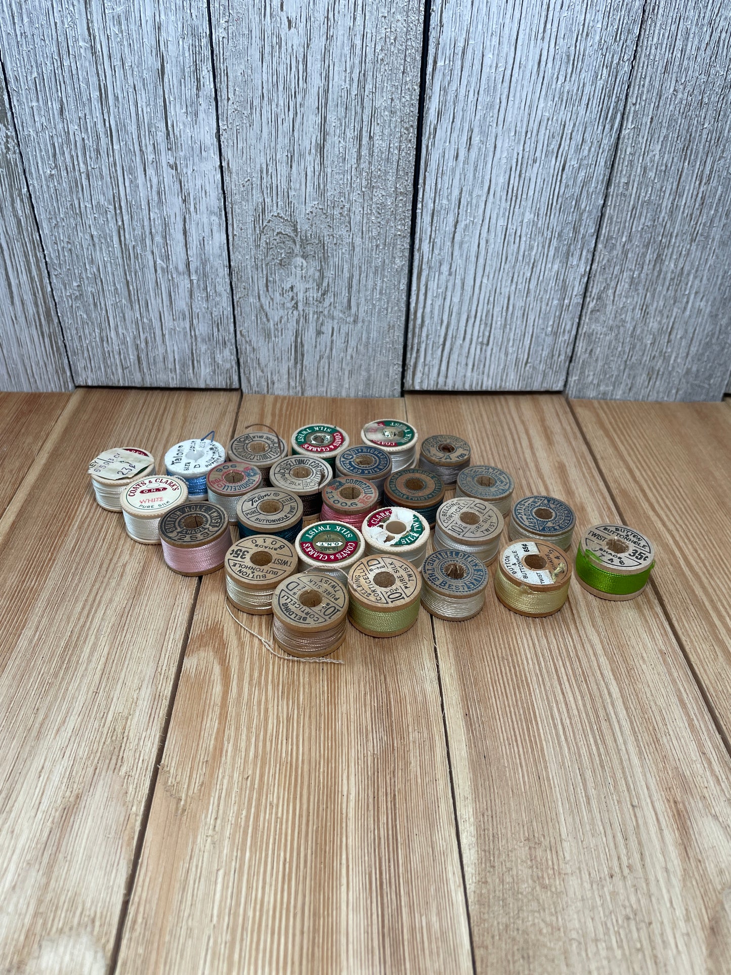 Buttonhole 100% Silk Thread Wood Mini Spools 25 Pieces Vintage Flyfishing Darning Buttonhole Repair Bundle