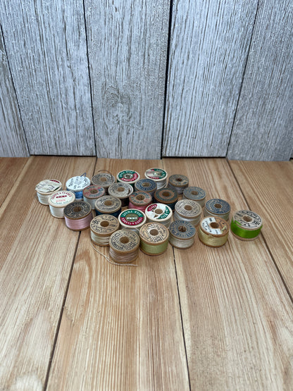Buttonhole 100% Silk Thread Wood Mini Spools 25 Pieces Vintage Flyfishing Darning Buttonhole Repair Bundle