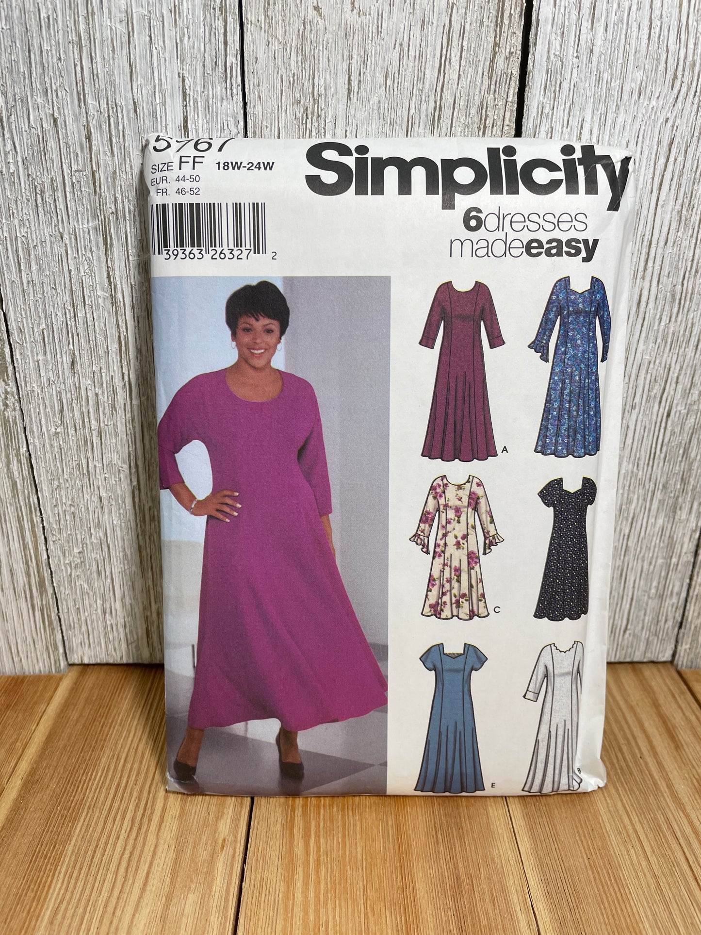 Simplicity 5767 Petite Dress with Heart and Round Neckline Size 18W-24W Pattern Uncut FF