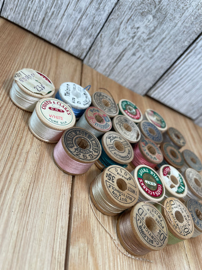 Buttonhole 100% Silk Thread Wood Mini Spools 25 Pieces Vintage Flyfishing Darning Buttonhole Repair Bundle