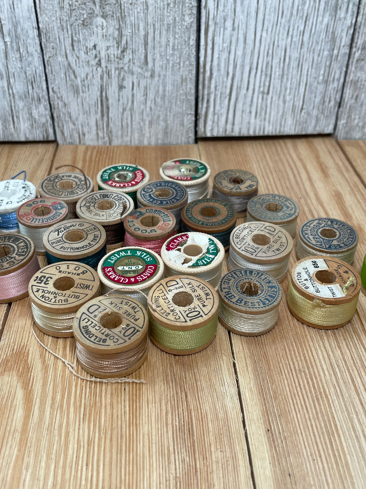 Buttonhole 100% Silk Thread Wood Mini Spools 25 Pieces Vintage Flyfishing Darning Buttonhole Repair Bundle