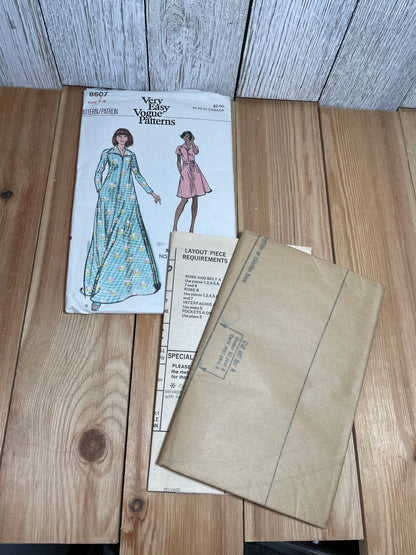 Vogue 8607 Zippered Robe Pattern Size 14 Uncut FF